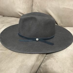 Goorin Bros “queen of knives” Hat